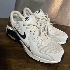 Womens Nike Air Max Excee